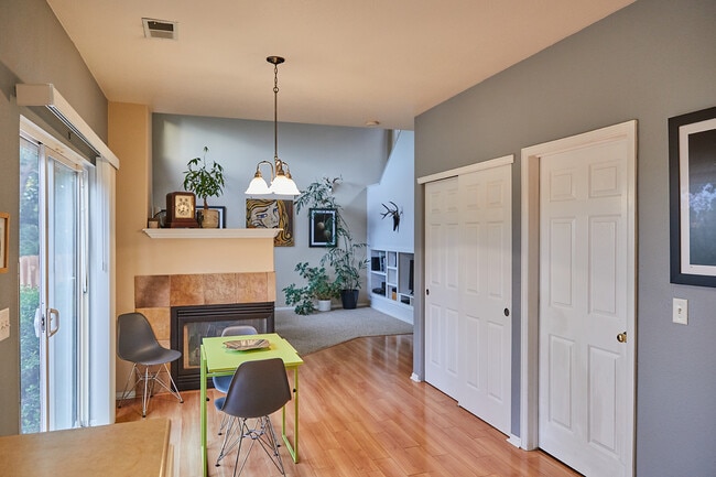 Building Photo - 3809 Rannoch St