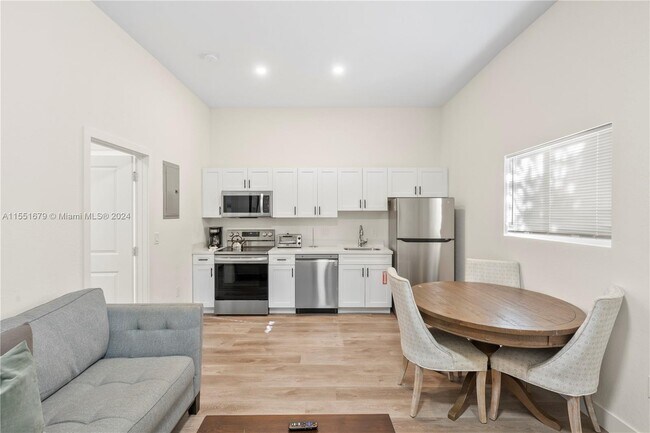 Foto del edificio - 830 SE 14th St