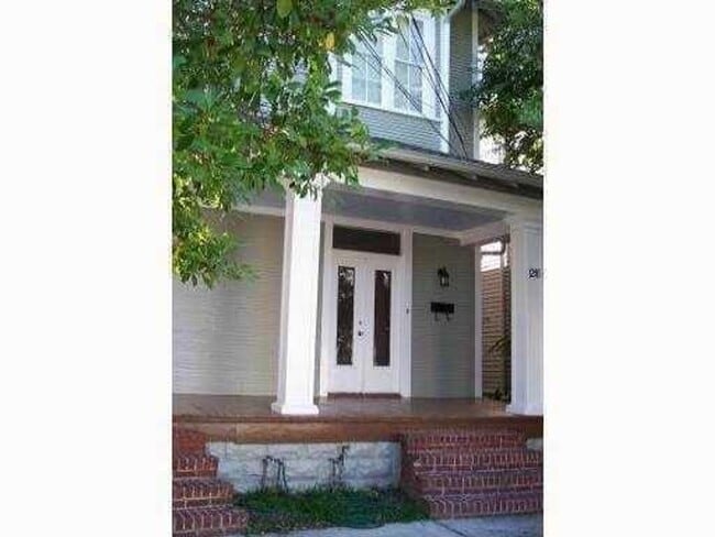 Wonderful lower unit with fresh paint - Wonderful lower unit with fresh paint House