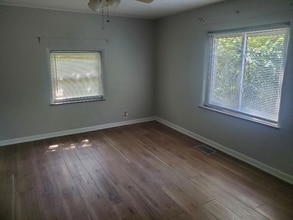 Building Photo - 1018 Erbe Ave Building Photo - 1018 Erbe Ave