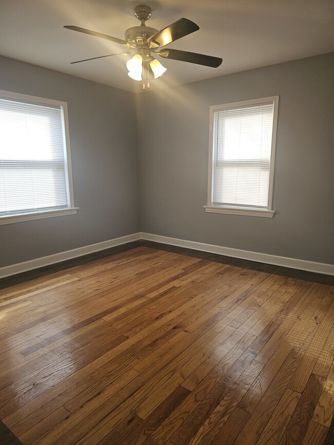 Building Photo - 7630 S Jeffery Blvd