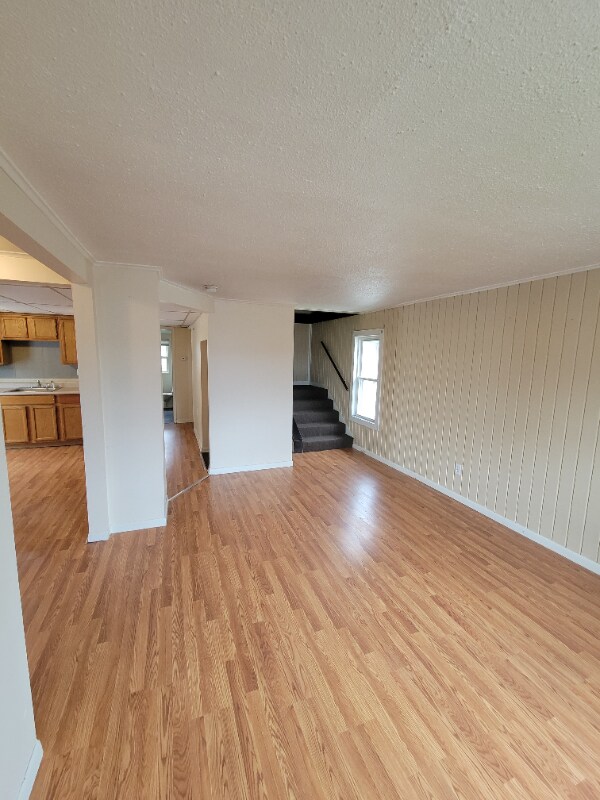 744 17th St, Niagara Falls, NY 14301 Room for Rent in Niagara Falls