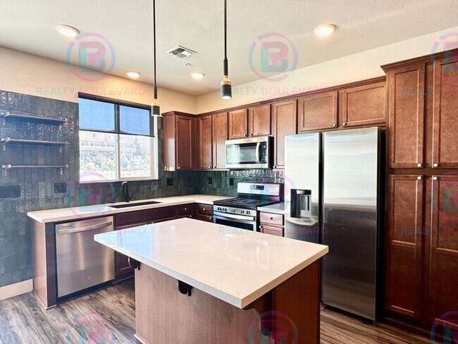Foto del edificio - Modern Designer 2 Bedroom 2.5 Bathroom Tow...
