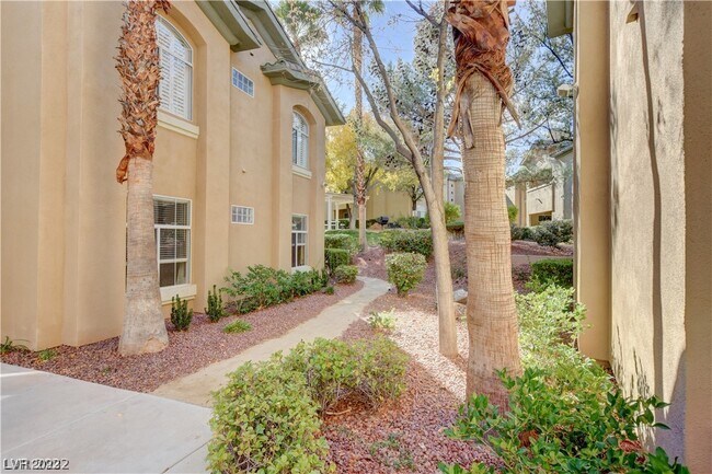 Foto del edificio - 1617 Cardinal Bluff Dr