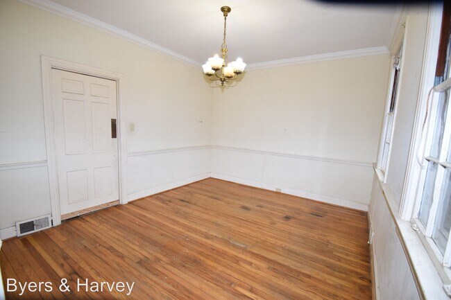 Building Photo - 3 br, 2 bath House - 1096 Manning Heights