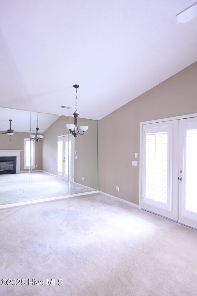 Building Photo - 105 Sunshine Ln