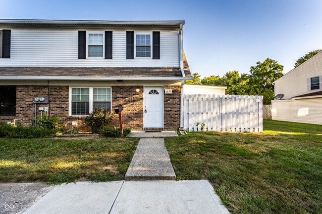 Foto del edificio - 4839 Oakwood Trail