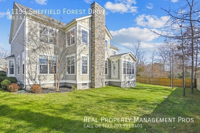 Building Photo - Beautiful Craftsman Style 5 Bedroom  4.5 B...