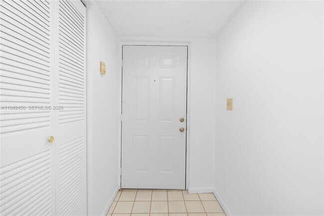 Building Photo - 8810 SW 132nd Pl