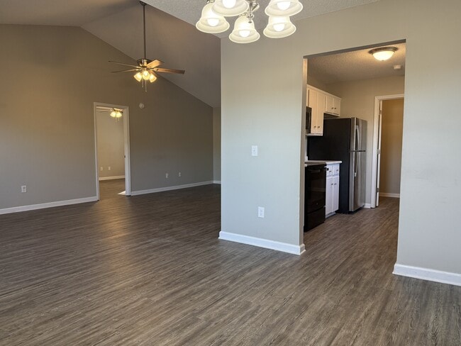 Foto del edificio - 862 Lyndsi Ln