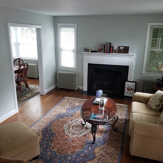 Foto del edificio - 8901 Seneca Ln