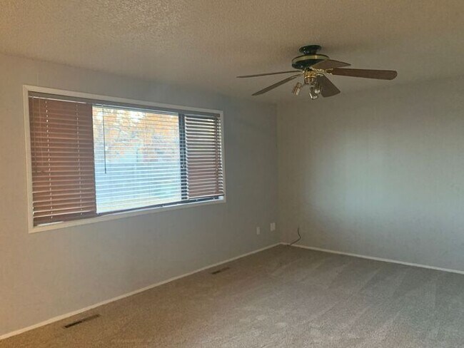 Foto del edificio - Lovely 3 Bedroom 1 Bath Ranch-Style House ...