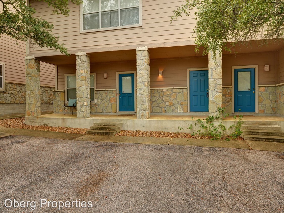 Primary Photo - 2515 Pace Bend Rd S