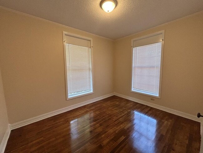 Building Photo - 2139 W Andrews Ave