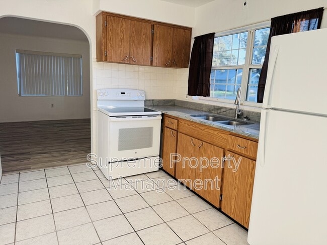 Foto del edificio - 1300 13th Ave S