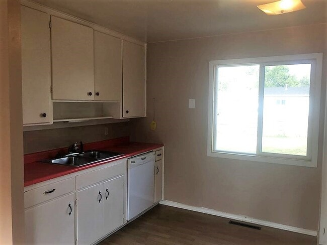 Building Photo - 1527 Fetterman Ave
