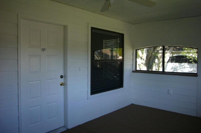 Building Photo - 3130 S Semoran Blvd #307
