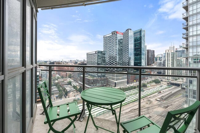 Photo du bâtiment - 480 Front St W