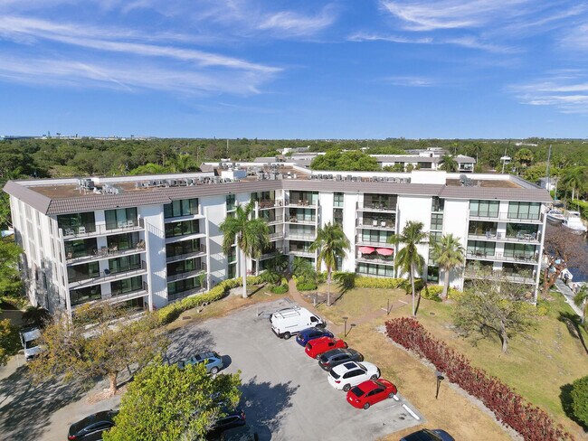 Foto del edificio - 1101 River Reach Dr