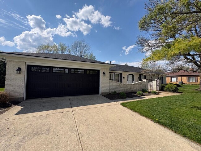 Foto del edificio - 2087 Granada Dr