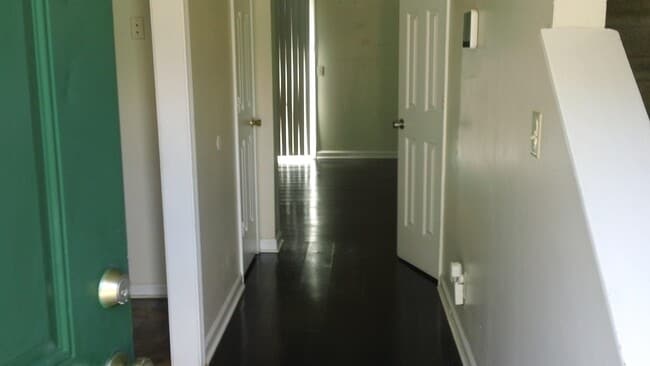 Foto del edificio - 5305 Ridge Forest Dr