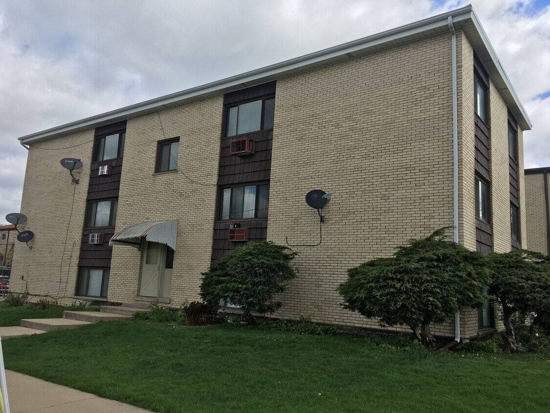 Primary Photo - 8280 W Dempster St