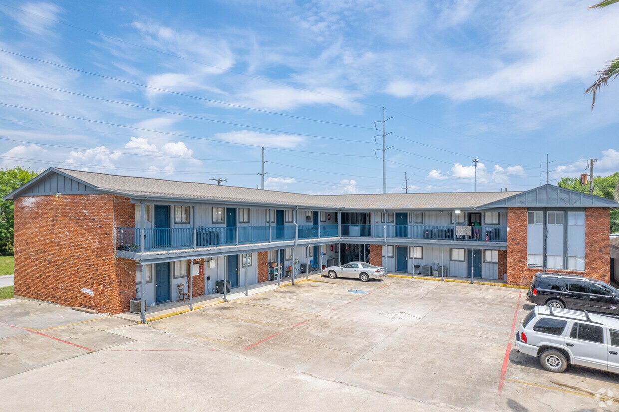 Aron's Place Apartments Apartments in Port Arthur, TX