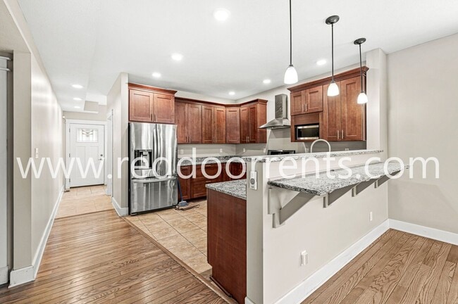 Building Photo - Charming Home Near Downtown Indianapolis -