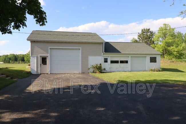 Building Photo - W6228 County Road F