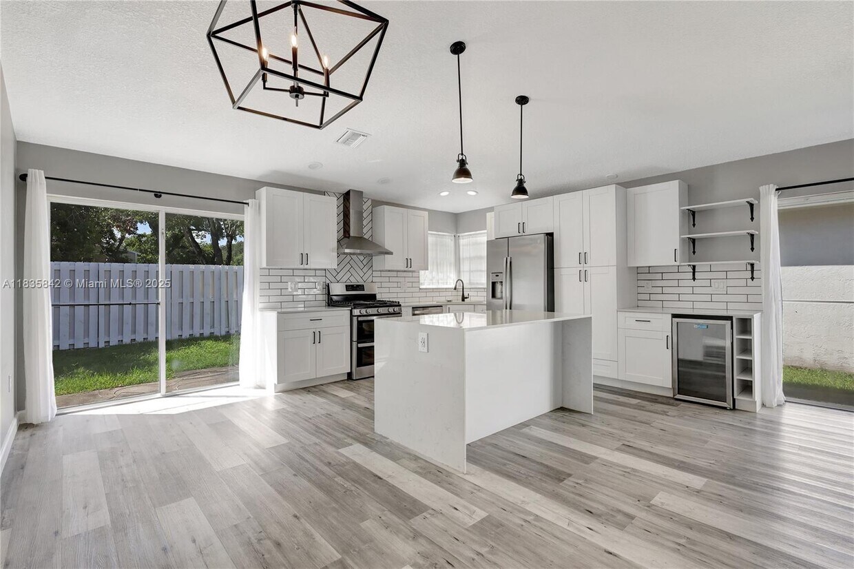Foto principal - 13428 NW 5th Ct