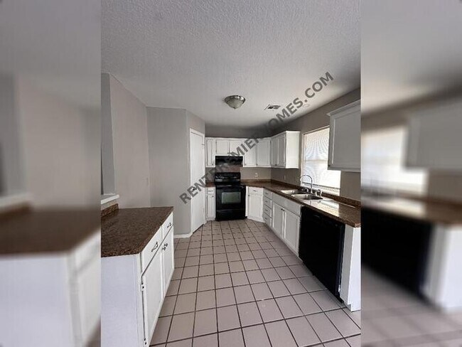 Foto del edificio - 900 Valley Ct