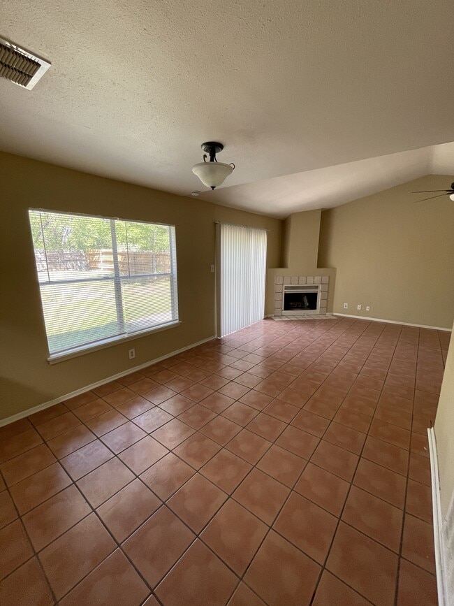 Building Photo - 9931 Village Briar