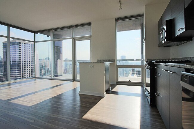 Foto del edificio - 814 N La Salle Dr