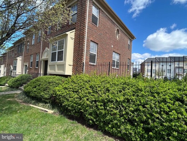 Building Photo - 2716 Stanton Rd SE