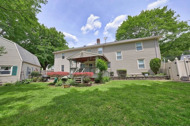 Foto del edificio - 70 Cold Spring Cir