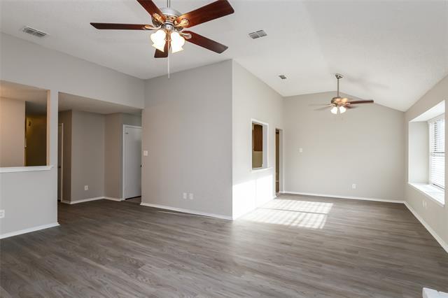 Foto del edificio - 7401 Aberdeen Dr