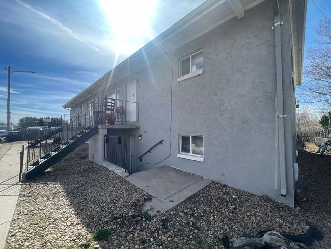 Building Photo - 2 Bed 1 Bath in East Denver Available NOW!