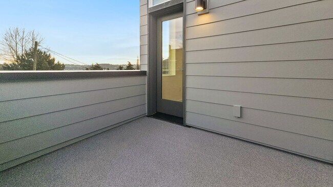 Foto del edificio - Brand New 3BR Home with Territorial Views