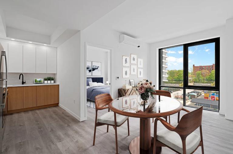 Foto principal - 33-52 Crescent Street