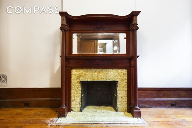 Building Photo - 109 W 119th St