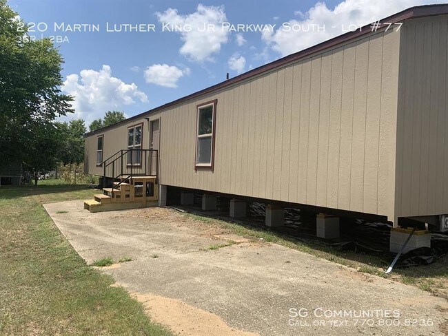 Foto del edificio - 220 Martin Luther King Jr Pkwy S