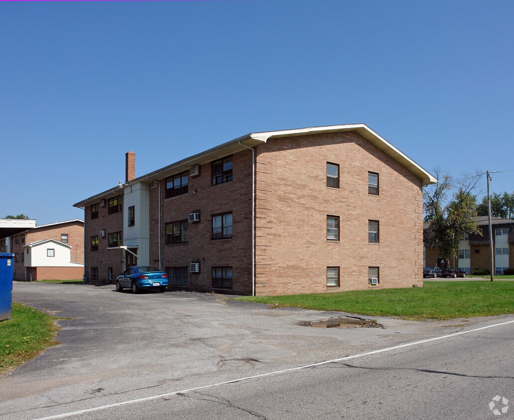 Foto del edificio - 3002-3006 Green Acres Dr