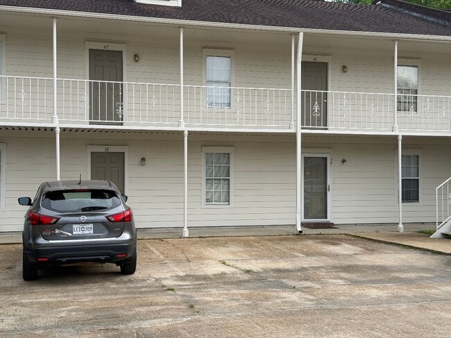 Building Photo - Oakwood Village Apartments