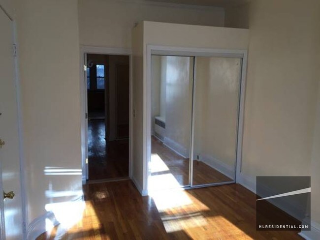 Foto del edificio - 6029 67th Ave