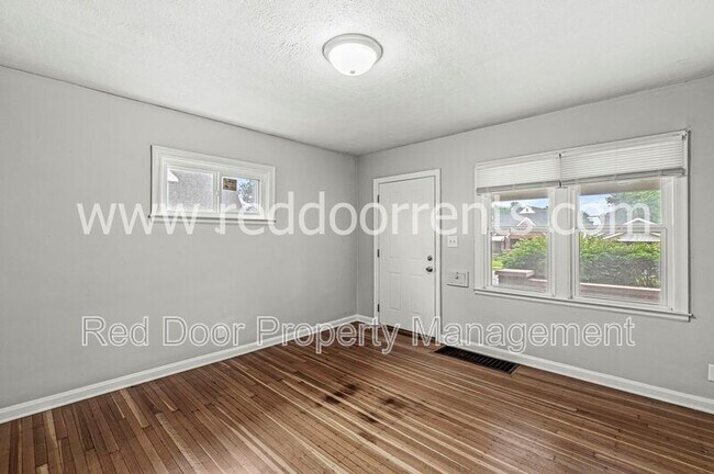 Foto del edificio - 1251 N Emerson Ave