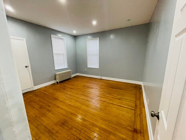 Foto del edificio - 2870 E 196th St