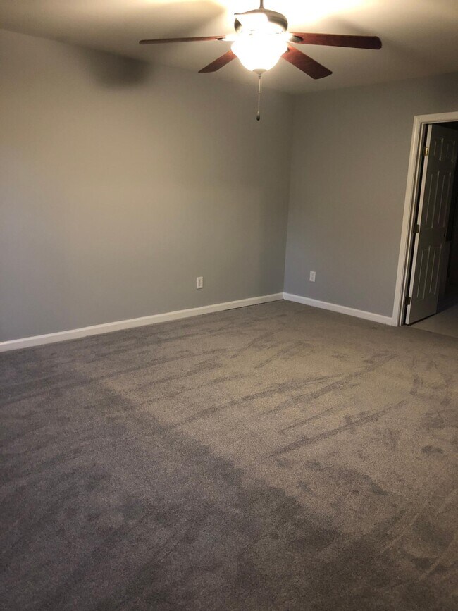 Foto del edificio - 103 Shephard Hill Dr