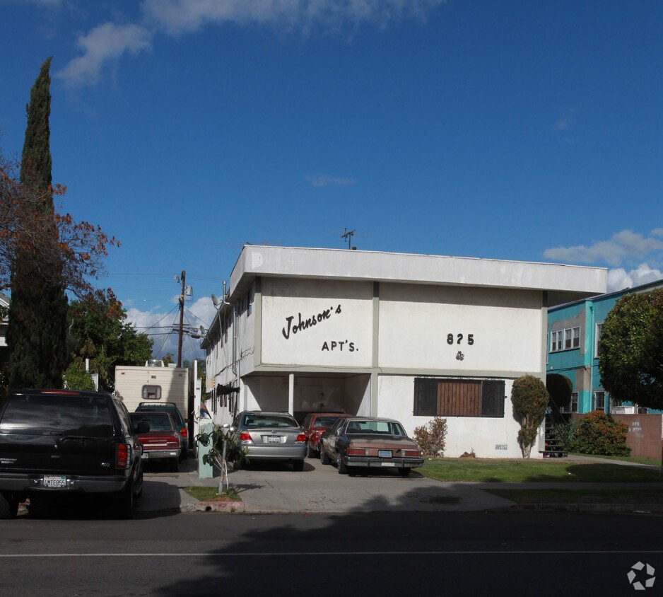 Building Photo - 825 E 28th St
