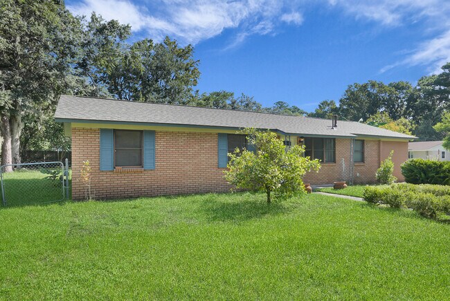 Foto del edificio - 2222 Bacon Park Dr