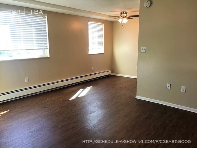 Building Photo - Spacious Two Bedroom in Lakewood Available!!